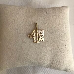 Vintage 14K Yellow Gold #1 Mom Charm Pendant Solid Gold 0.98g